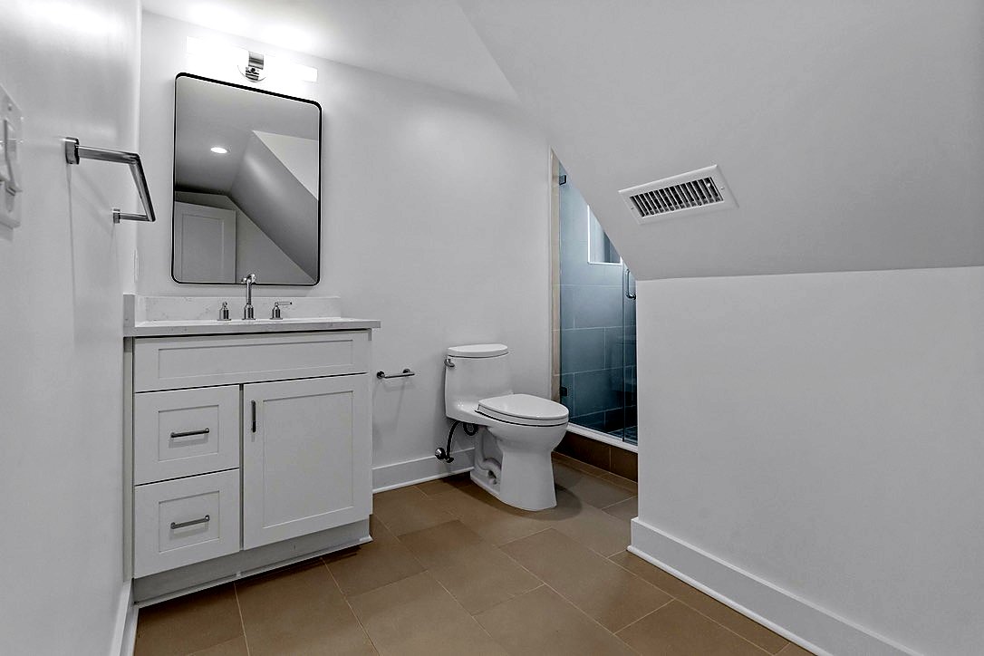 Bronxville Colonial — image 10